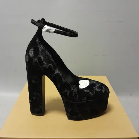 BOXED STEVE MADDEN BLACK SKYRISE WEDGE HEELS - SIZE 7