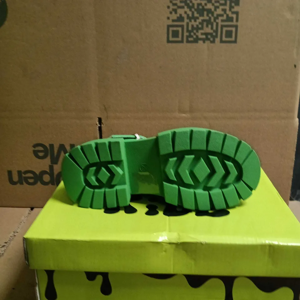 KOI KIDZ LIL TIRA CHEEKY FROG MARY JANE SHOES GREEN SIZE 10