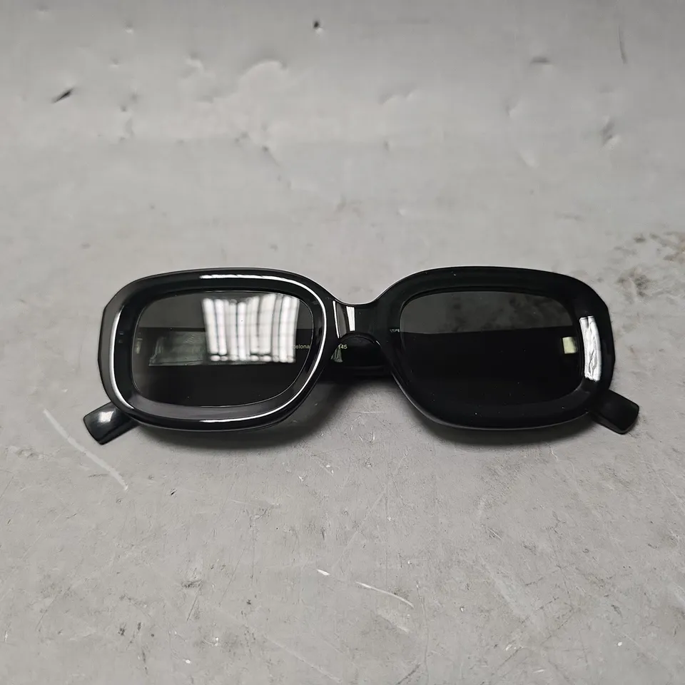 BOXED MELLER BLACK CLASSIC SUNGLASSES 