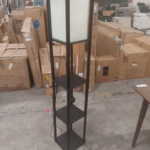 FLOOR LAMP WITH 3 LAYERS WOODEN SHELVES, MODERN 160CM STANDING LIGHT READING LAMP FOR LIVING ROOM BASE FINISH: BLACK