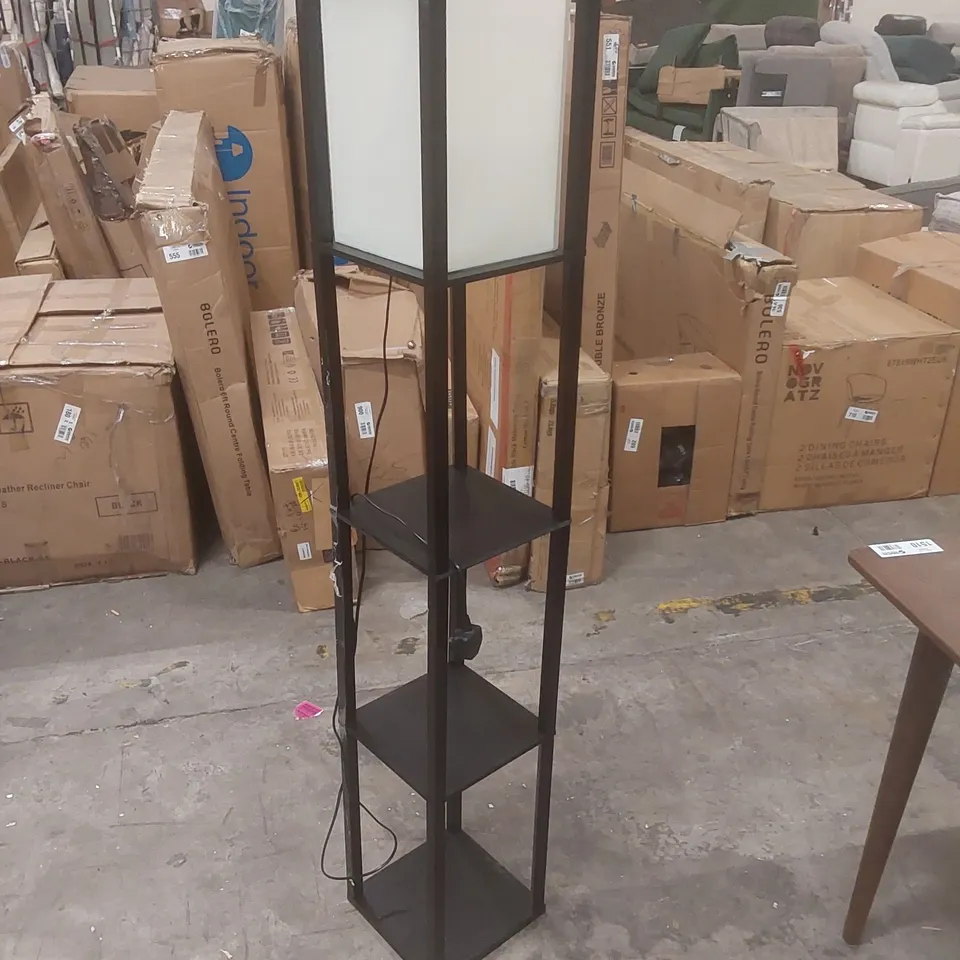 FLOOR LAMP WITH 3 LAYERS WOODEN SHELVES, MODERN 160CM STANDING LIGHT READING LAMP FOR LIVING ROOM BASE FINISH: BLACK