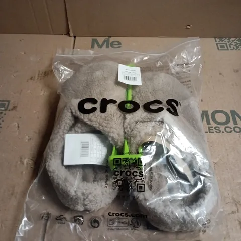 CROCS MUSHROOM SLIPPERS – UK 8 (US M8 / W10) – UNISEX