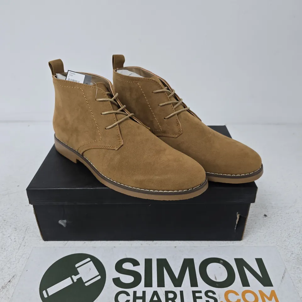 CHARLES SOUTHWELL PANAMA SAND SUEDE BOOTS – UK 8