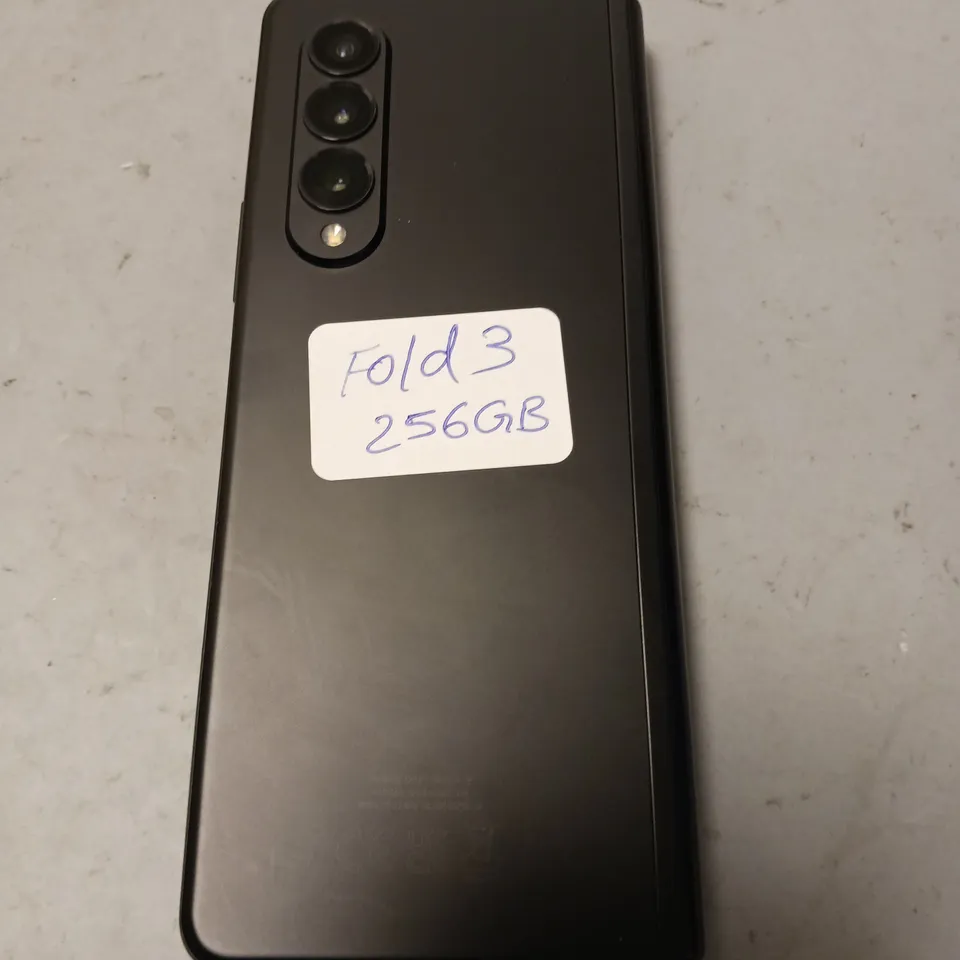 UNBOXED SAMSUNG FOLD 3 MOBILE PHONE