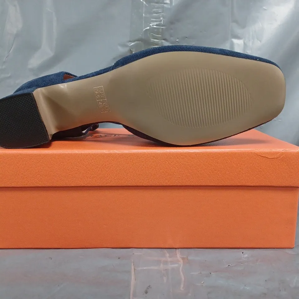 BOXED PAIR OF CASTAMERE CLOSED TOE BLOCK HEEL SANDALS IN NAVY SIZE EU 40.5