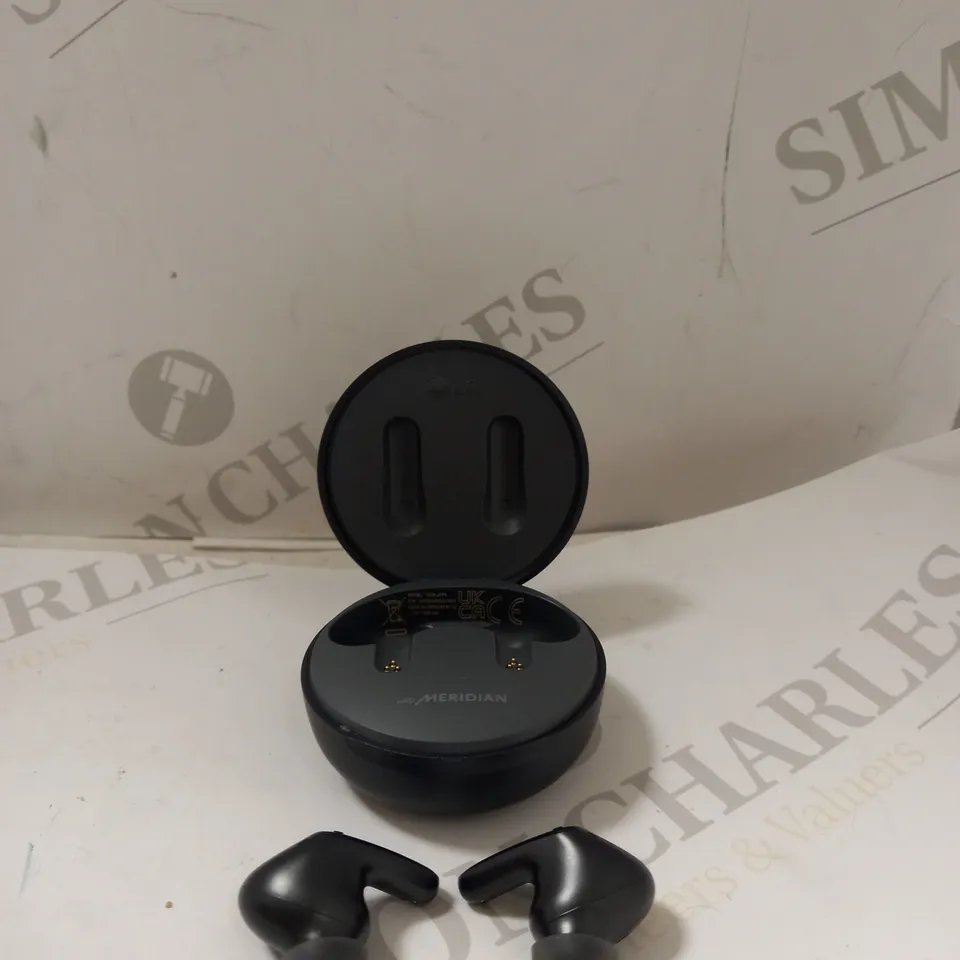 LG TONE FREE UFP5 - ENHANCED ACTIVE NOISE CANCELLING TRUE WIRELESS BLUETOOTH EARBUDS