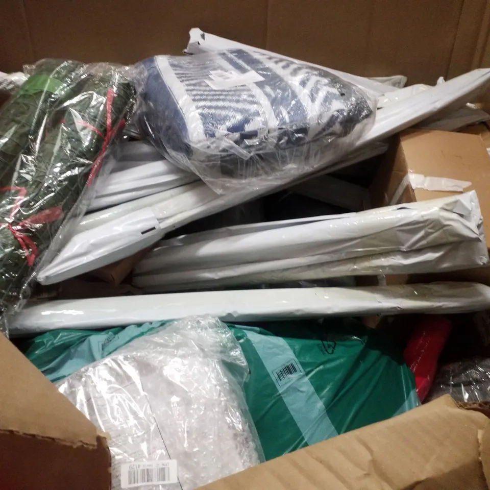 PALLET CONTAINING ASSORTED PRODUCTS INCLUDING NURSERY STEP STOOLS, AUTOMATIC MOSQUITO NET, SLEDGEHAMMER, WINDOW SQUEEGEE & PICTURE FRAME