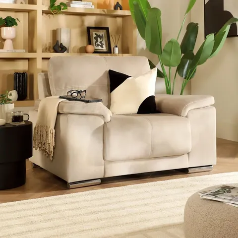 BOXED KANSAS ARMCHAIR, CHAMPAGNE CLASSIC VELVET