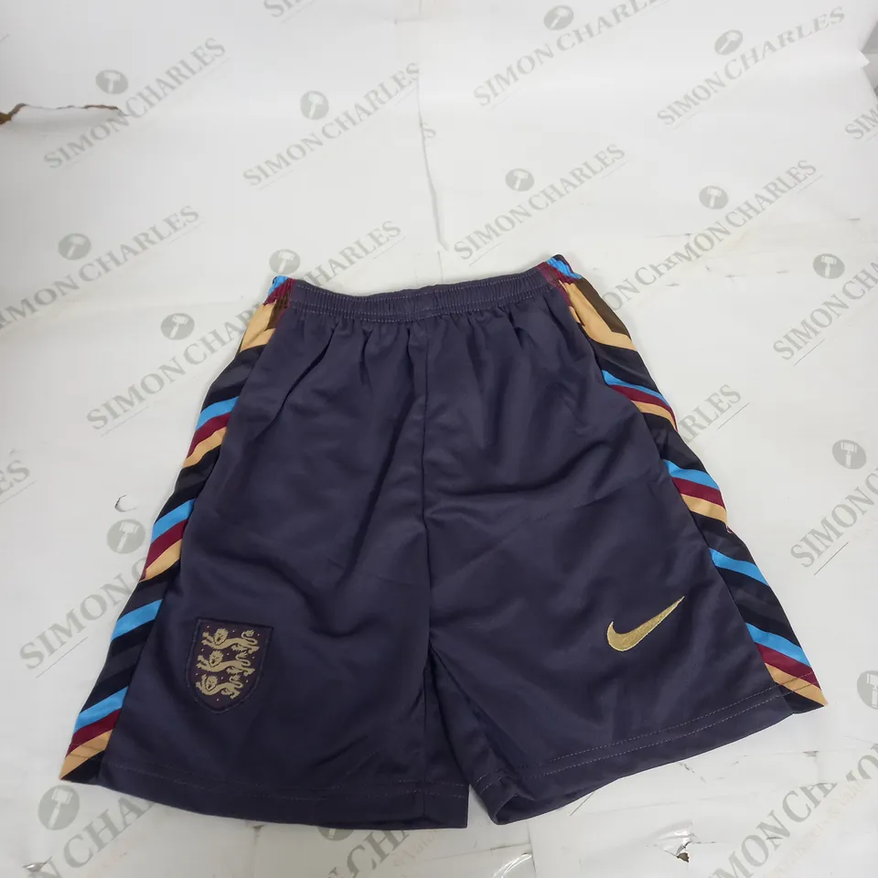 ENGLAND FC AWAY JERSEY AND SHORTS SIZE 26