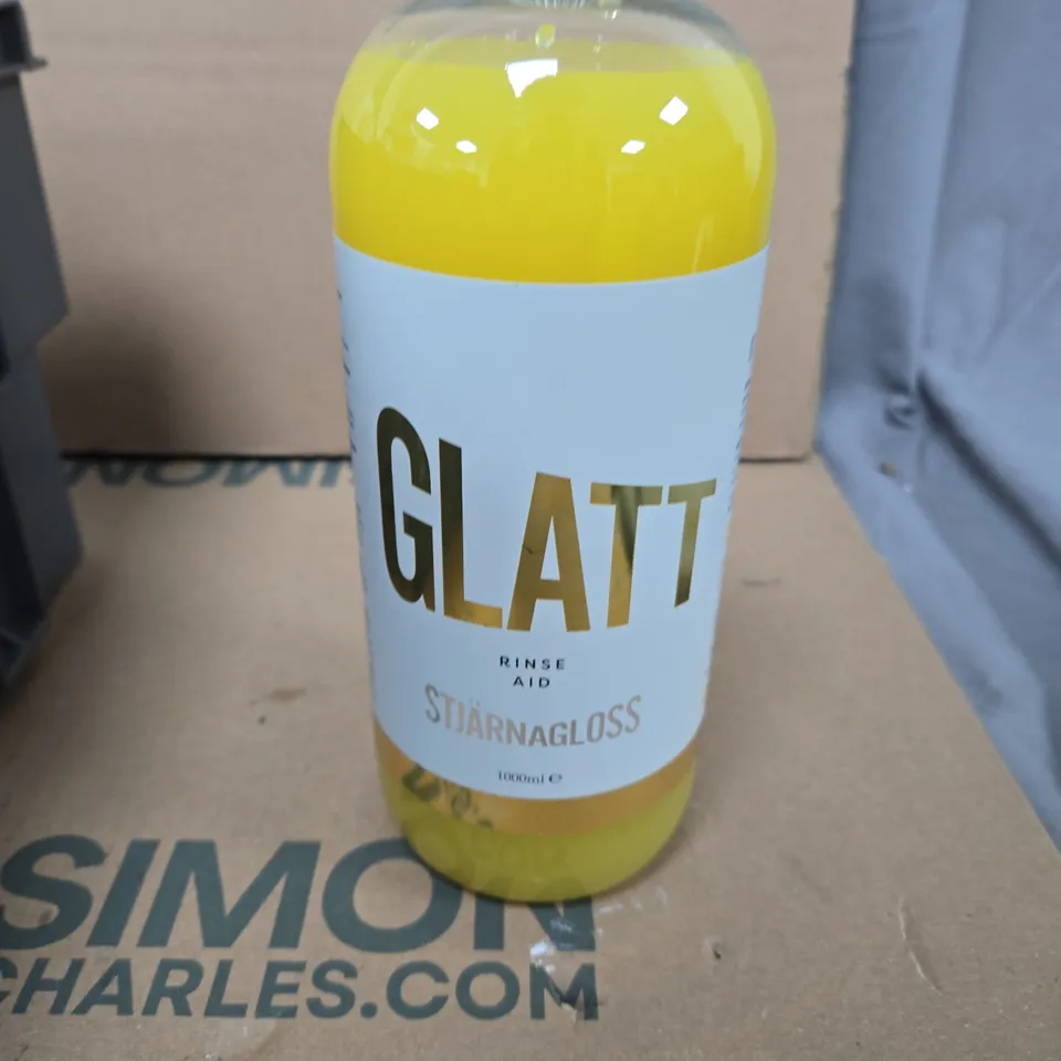 TOTE OF APPROXIMATELY 15 ASSORTED LIQUID ITEMS TO INCLUDE: CAR RINSE AID 