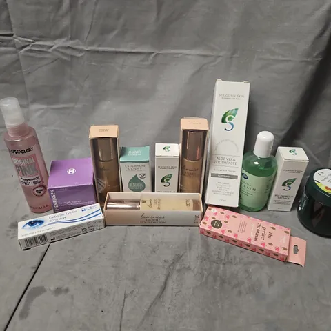 APPROXIMATELY 15 ASSORTED HEALTH & BEAUTY PRODUCTS TO INCLUDE THE BODY SHOP BODY YOGHURT, ALOE VERA TOOTHPASTE, OLE HENRIKSEN PEPTIDE BOOSTER MOISTURISER, ETC