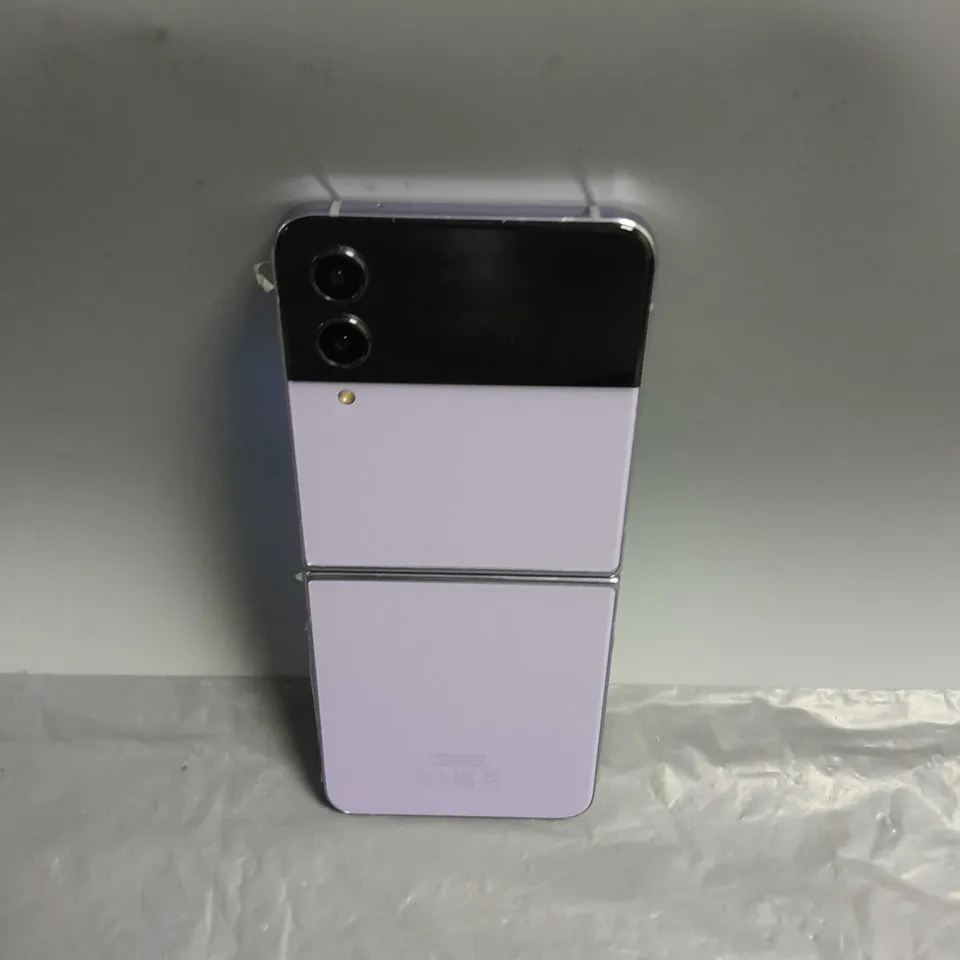 SAMSUNG GALAXY Z FLIP 4 