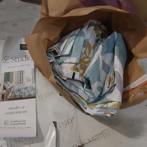 BAGGED INGA LEAF REVERISBLE DUVET COVER SET - KING SIZE