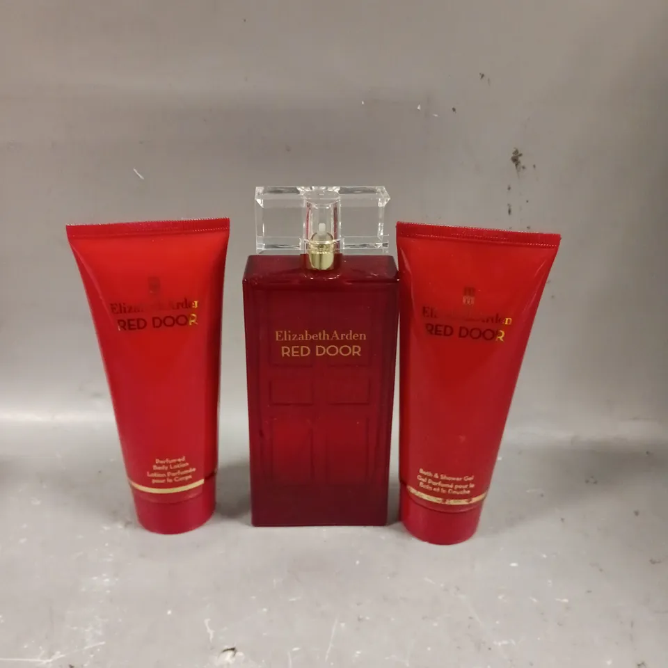 BOXED ELIZABETH RED DOOR GIFT SET TO INCLUDE - BODY LOTION , SHOWER GEL , EAU DE TOILETTE 