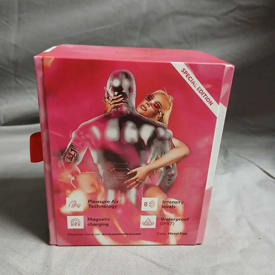 IGGY AZALEA WOMANIZER LIBERTY 2 SPECIAL EDITION – PINK CLITORAL STIMULATOR (HYGIENIC SEAL)