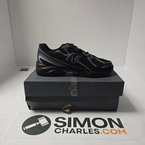 BOXED PAIR OF NEW BALANCE 740 TRAINERS IN BLACK - SILVER AND BLUE METALLIC SIZE UK 10