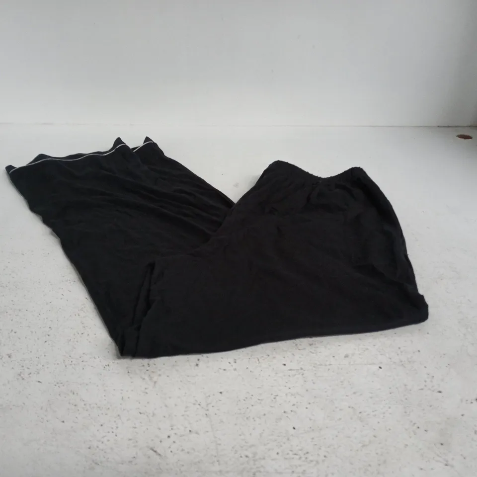 CHELSEA PEERS BLACK PYJAMA SIZE 10/SMALL