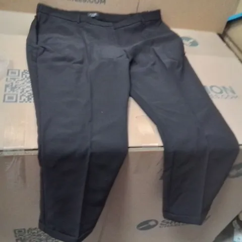BOXED BRAND NEW APPROXIMATELY 20 JD WILLIAMS TAPERED TROUSERS BLACK SIZE 24L