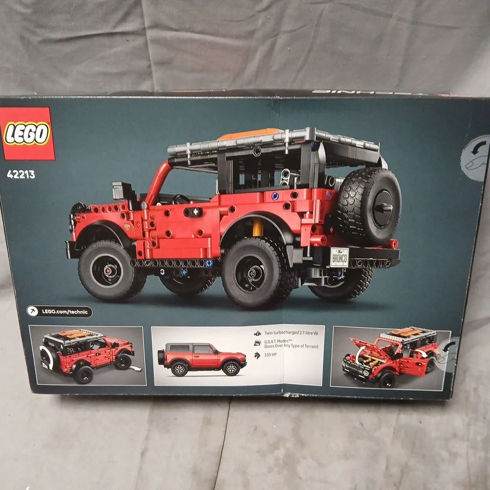 LEGO TECHNIC FORD BRONCO SUV 42213 – 943 PIECES, BOXED