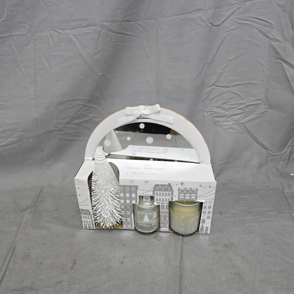 CHRISTMAS GIFT SET - TWO GLASS CANDLE JARS WITH DECORATIVE WHITE TREE IN GIFT BOX