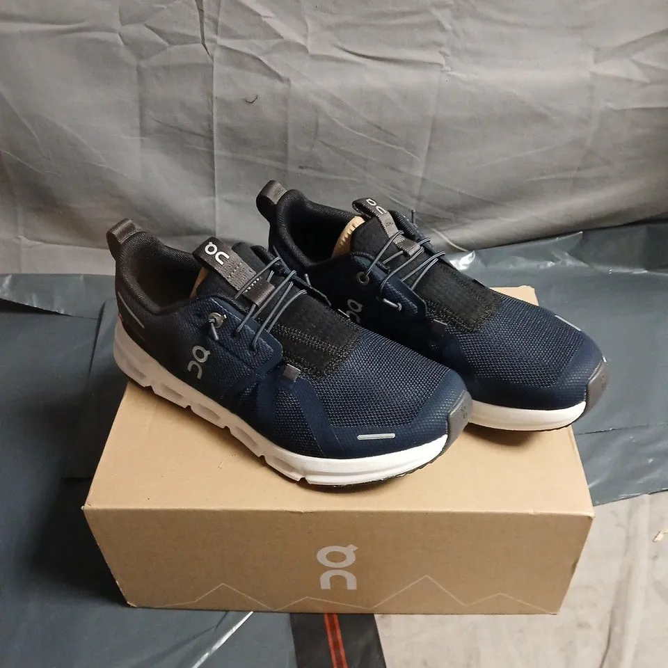 ON RUNNING CLOUD SKY NAVY KNIT TRAINERS – SIZE UK 4
