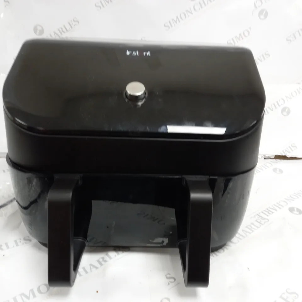 BOXED INSTANT VORTEX PLUS VERSAZONE AIR FRYER 