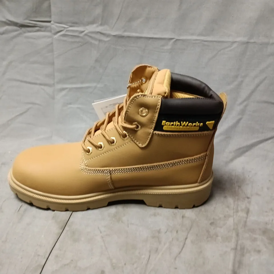 EARTHWORKS SAFETY BOOTS – TAN LEATHER, BLACK COLLAR (MEN) - UK 8