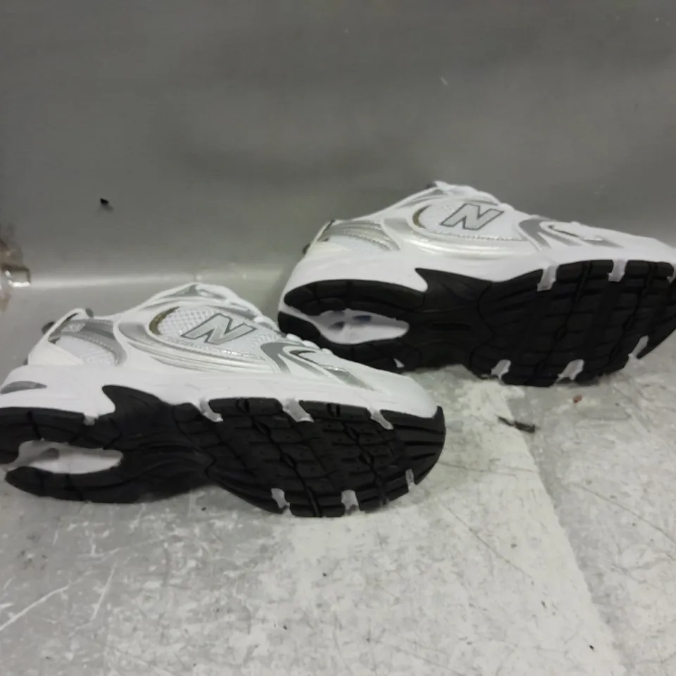 UNBOXED PAIR OF NEW BALANCE 530 WHITE/SILVER UK 4