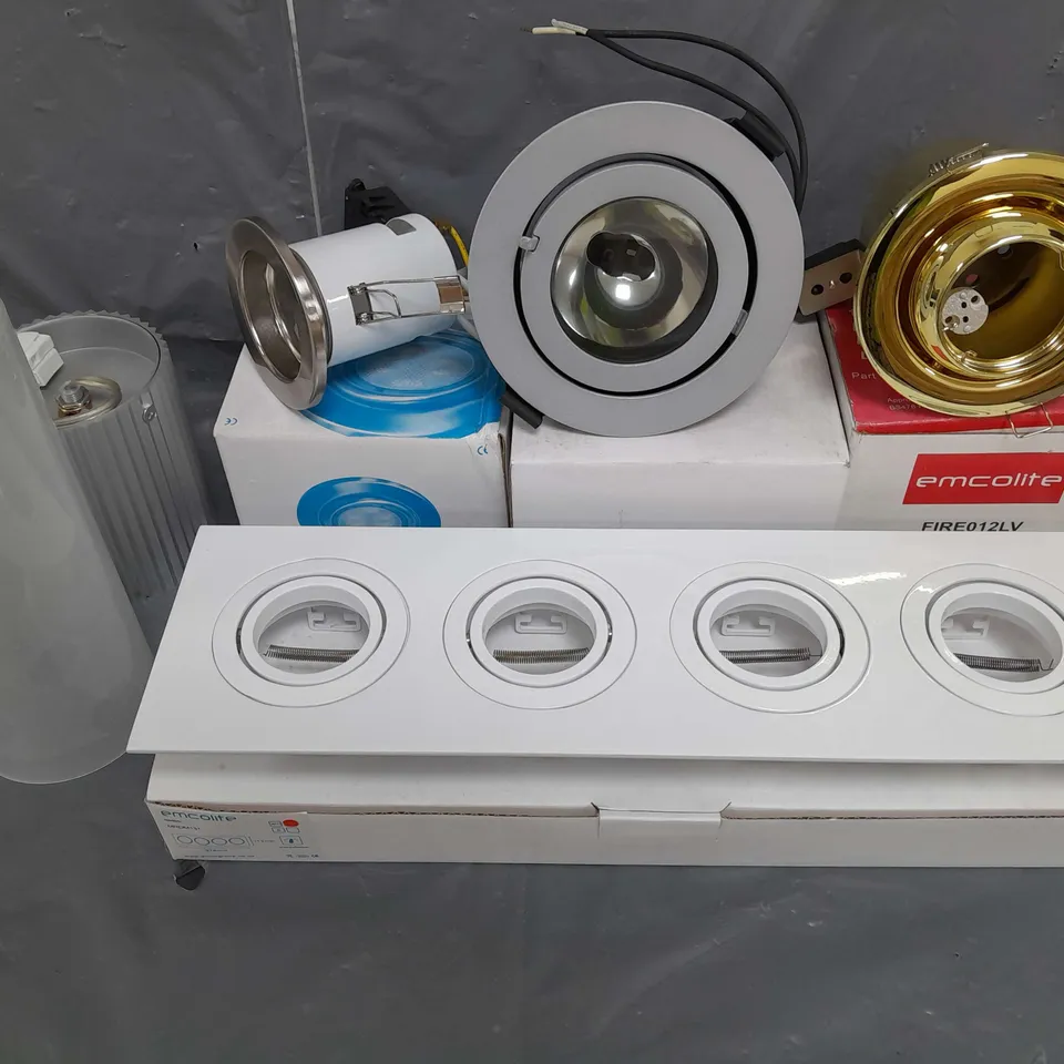 PALLET OF APPROX 100 ASSORTED EMCOLITE LIGHTS TO INCLUDE MRDM131, CDMT73 AND PL 425 DOWNLIGHT - COLLECTION ONLY