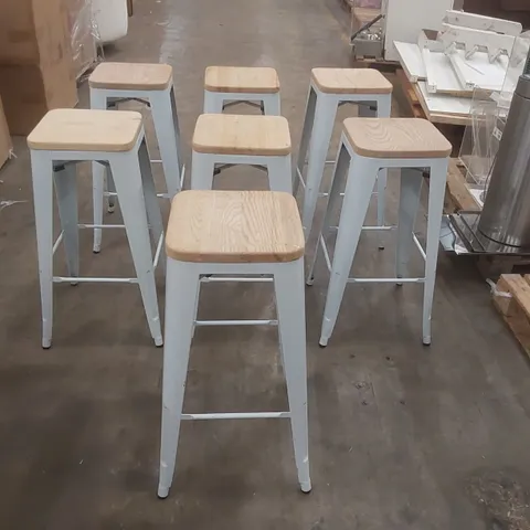 7x DESIGNER RESTAURANT BAR STOOLS