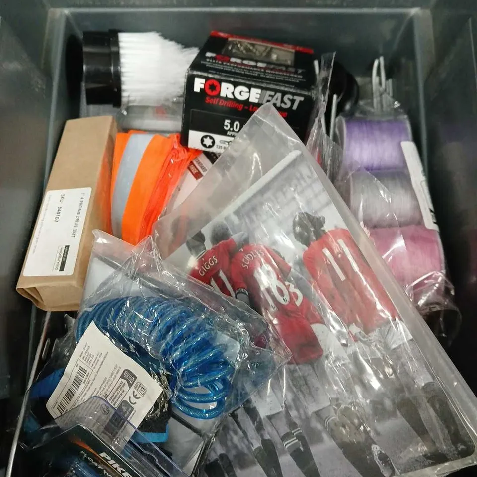 APPROXIMATELY 15 ASSORTED HOUSEHOLD ITEMS TO INCLUDE MARKERS, CO ALARM, CORRECTION TAPE ETC