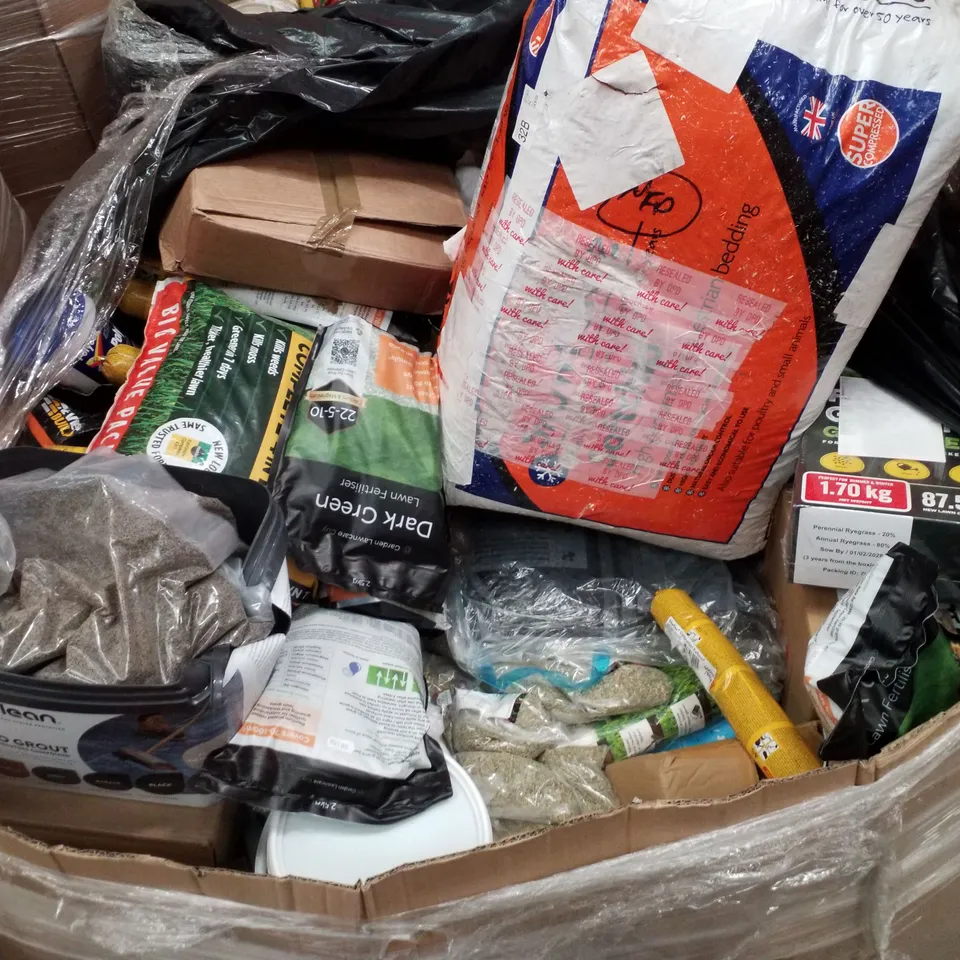 PALLET CONTAINING ASSORTED PRODUCTS INCLUDING LAWN FERTILIZER, FENNEL SEEDS, PURFOAM, LAWN TREATMENT & GRASS SEEDS