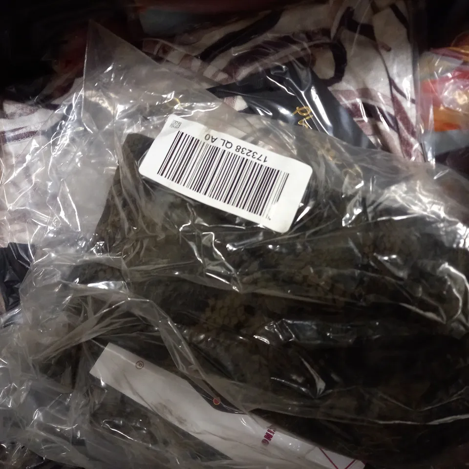 BOX OF APPROXIMATELY 10 ASSORTED CLOTHING ITEMS - TANK, DRESS , SHIRT ETC