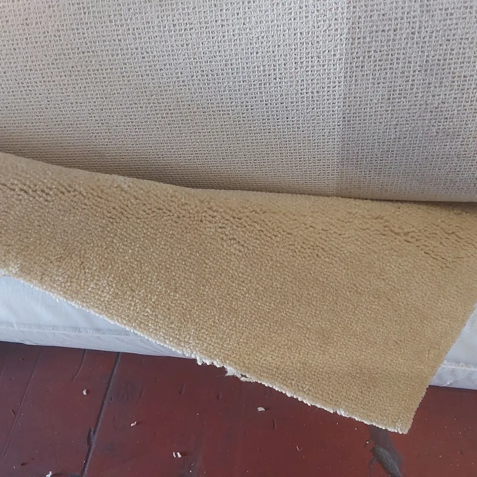 ROLL OF QUALITY ROYAL VELVET BEAUMONT CARPET - APPROXIMATELY 2 x 4m