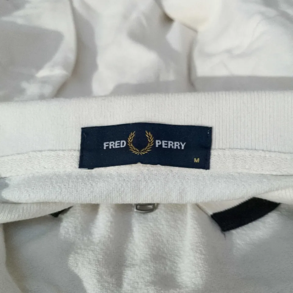 FRED PERRY WHITE POLO SHIRT – MEN'S, SIZE M