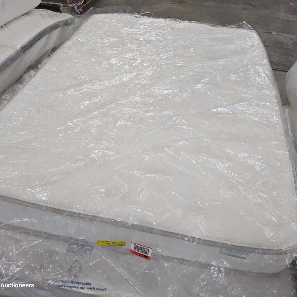 BAGGED MEMORY FOAM POCKET SPRUNG 4'6 MATTRESS 