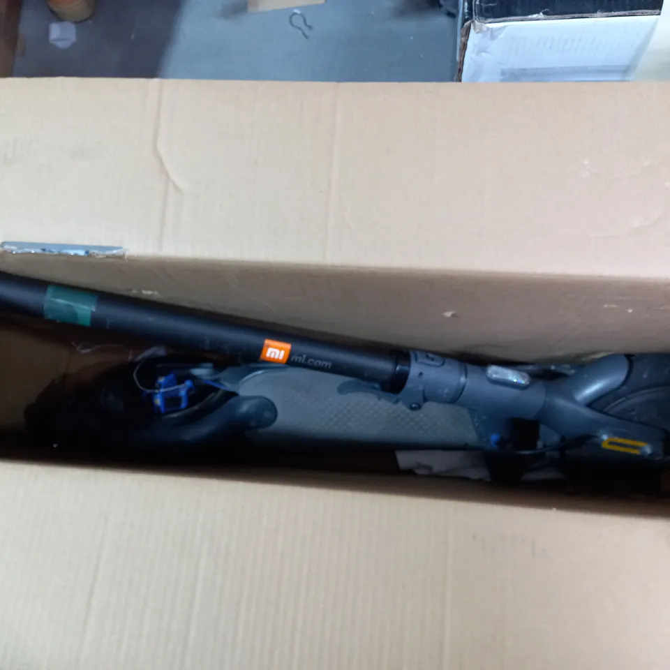 MI ELECTRIC SCOOTER 3 (COLLECTION ONLY)