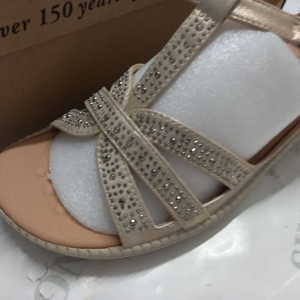 BOXED PAIR OF CUSHION WALK EMBELLISHED STRAPPY SANDALS IN CHAMPAGNE - 8