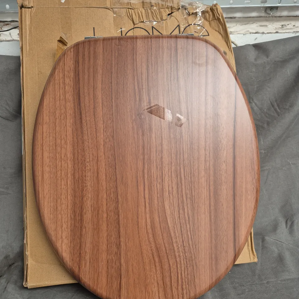 BOXED HABITAT WOOD EFFECT TOILET SEAT 
