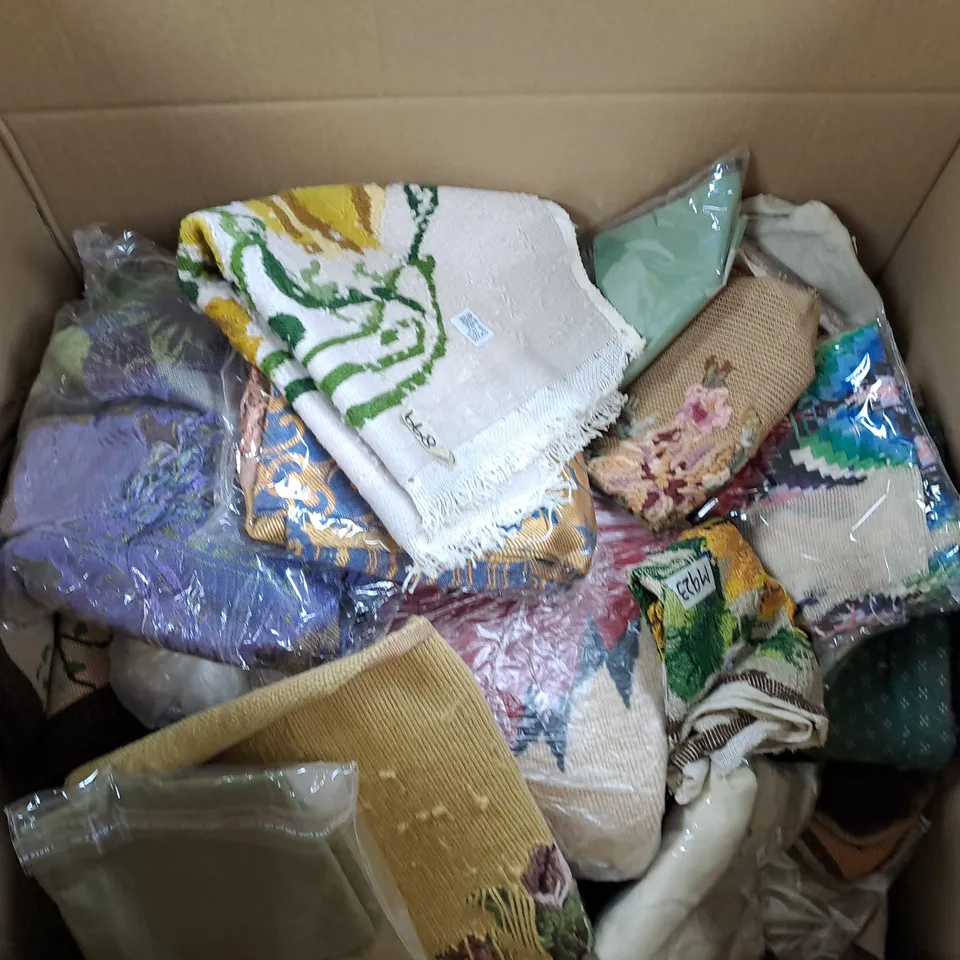 BOX OF APPROXIMATELY 20 ASSORTED HOME FABRIC ITEMS