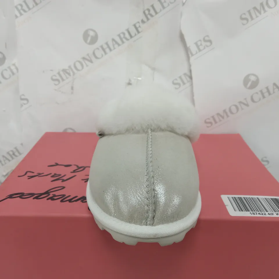 MODA COSIE WHITE SHEEPSKIN SLIPPER SIZE 7