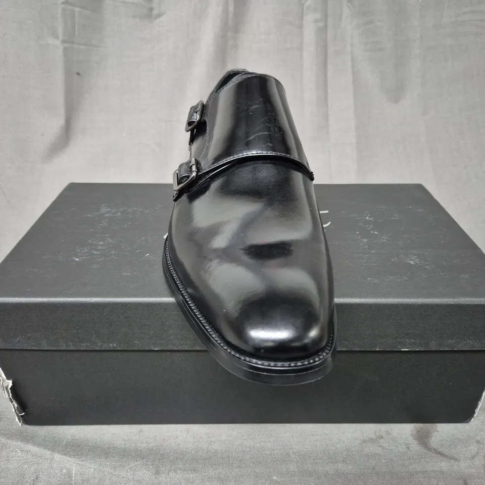 BOXED PAIR OF JOHN WHITE MONKTON SHOES IN BLACK UK SIZE 9