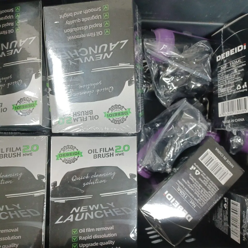 APPROXIMATELY 15 ASSORTED CAR ACCESSORIES ITEMS TO INCLUDE GRAPHENE COATING REPAIR SPRAY, OIL FILM 2.0 BRUSH, ETC - COLLECTION ONLY