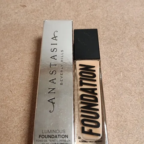 LUMINOUS FOUNDATION – BOXED, 30 ML