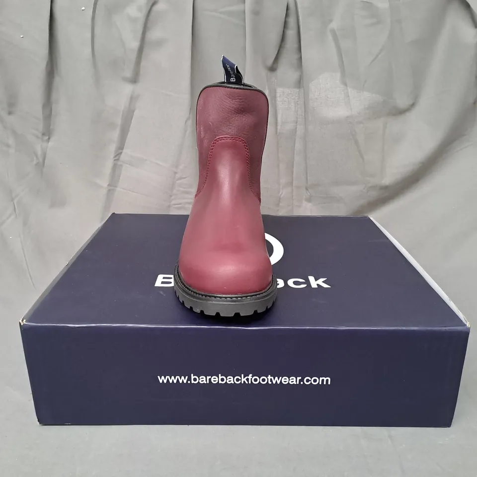 BOXED PAIR OF BAREBACK QUEBEC WATERPROOF ANKLE BOOTS IN BORDEAUX UK SIZE 7