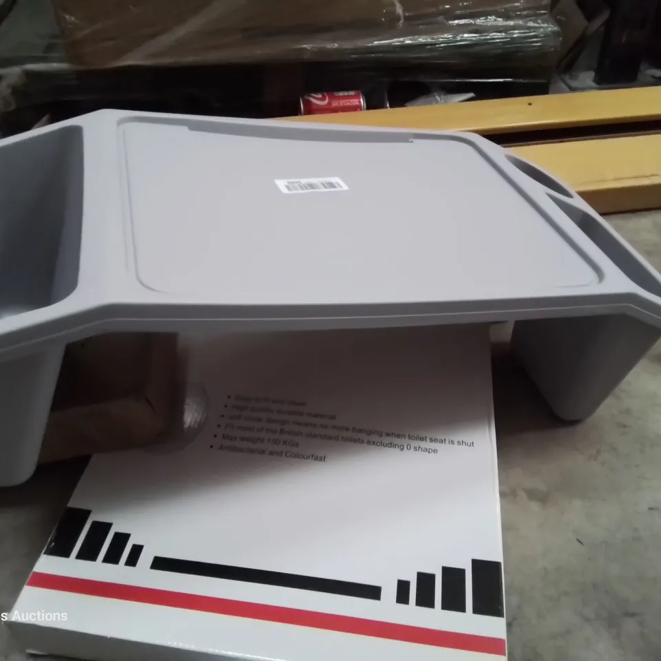PALLET OF ASSORTED ITEMS INCLUDING SUN SHADE, MESH FOOD COVERS, TOILET SEATS, PLASTIC BED TRAY, COLLAPSIBLE FABRIC BOX, ELECTRIC HEATER, AIR MULTIPLIER TOWER FAN,