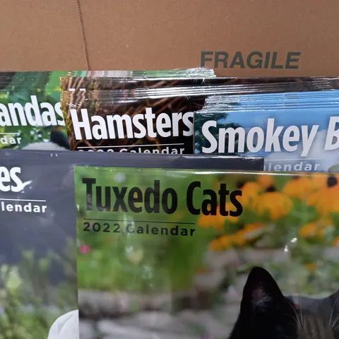 LOT OF APPROX. 20 CALENDARS (2022)