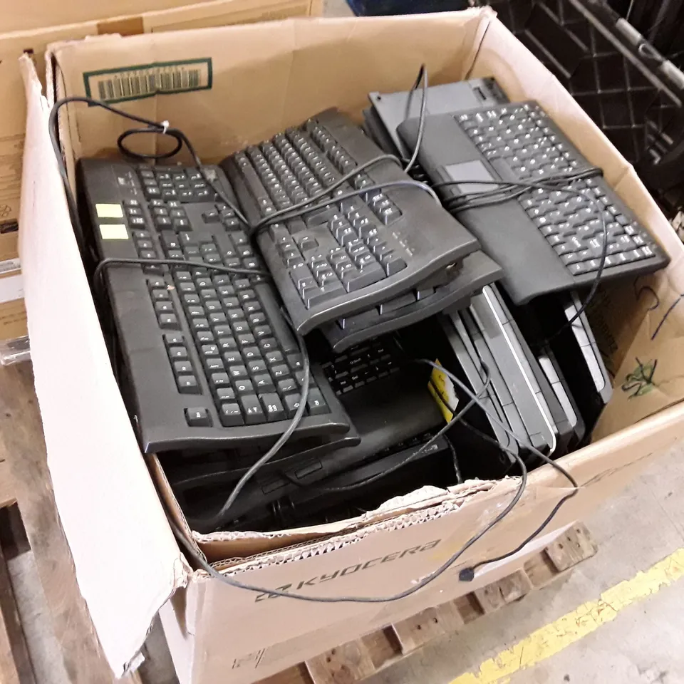 PALLET OF APPROXIMATELY 116 ASSORTED KEYBOARDS 