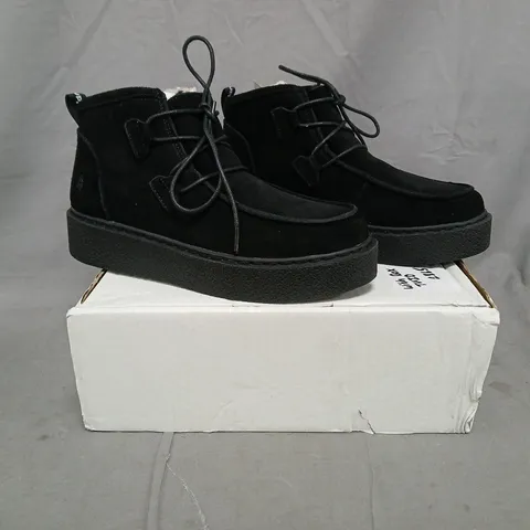 BOXED PAIR OF HUSH PUPPIES BRIANNA LACE BOOTIES IN BLACK SIZE 5