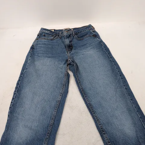 LEVI'S 80S MOM JEANS – UK 8 (W26 L30) – LIGHT WASH
